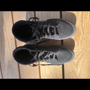 Vans Sk8-hi with Comfy Cush insole.